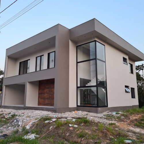 Esquadrias e canto de vidro