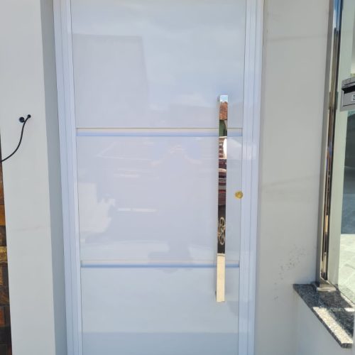 Portão de giro em alumínio e acm